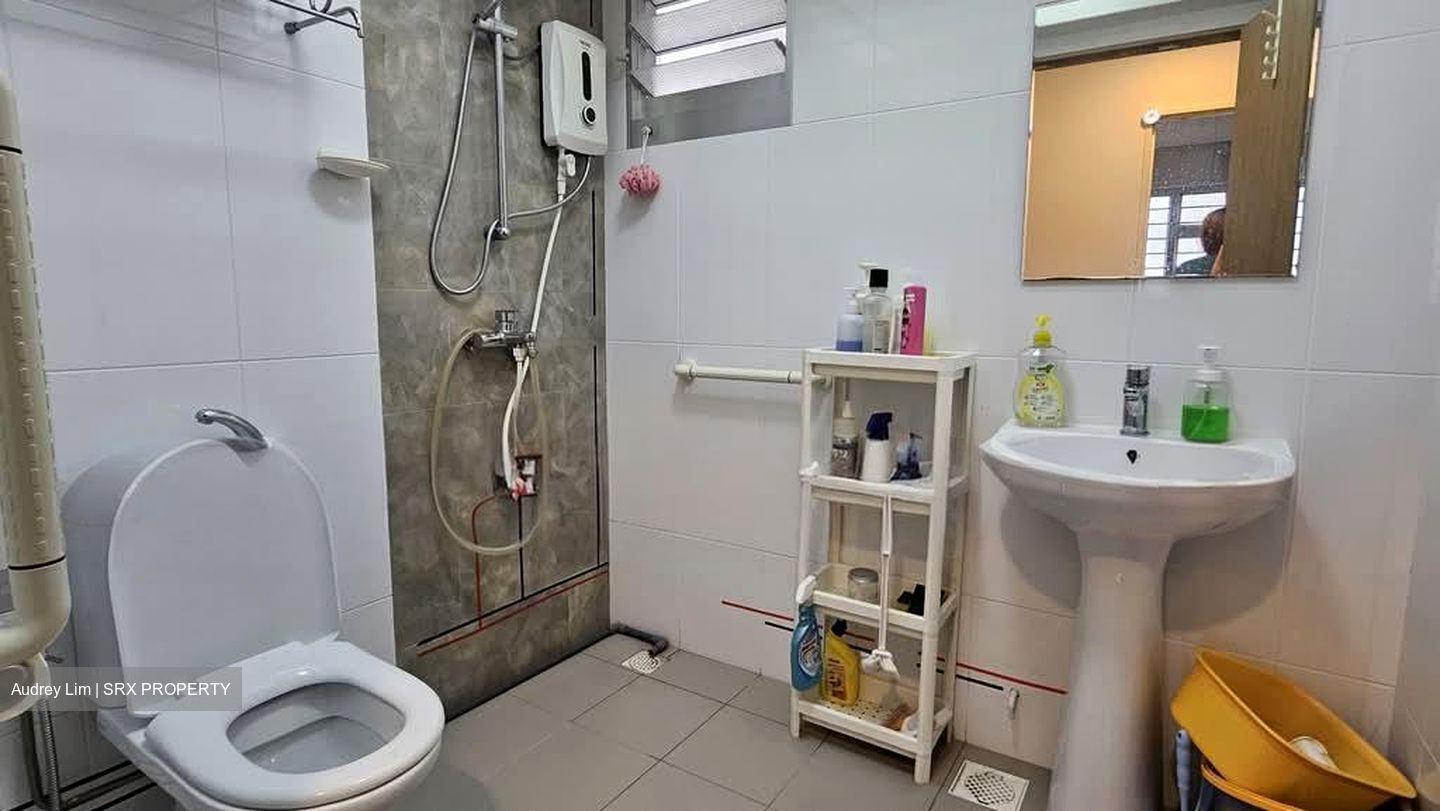 Blk 228A Ang Mo Kio Court (Ang Mo Kio), HDB 5 Rooms #589154401